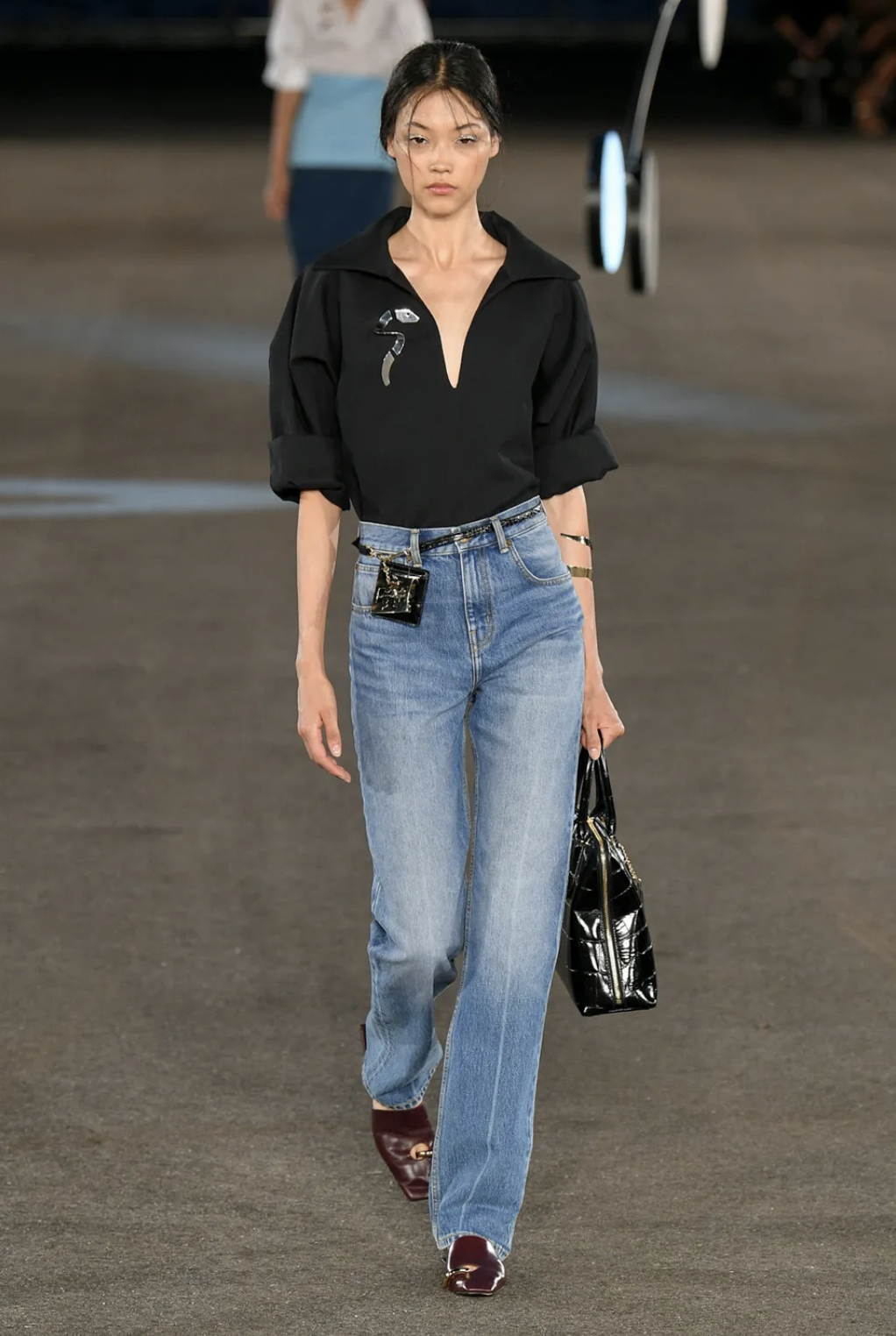 再お値下げ！美品】TORY BURCH ストレートデニム ２３ - メルカリ